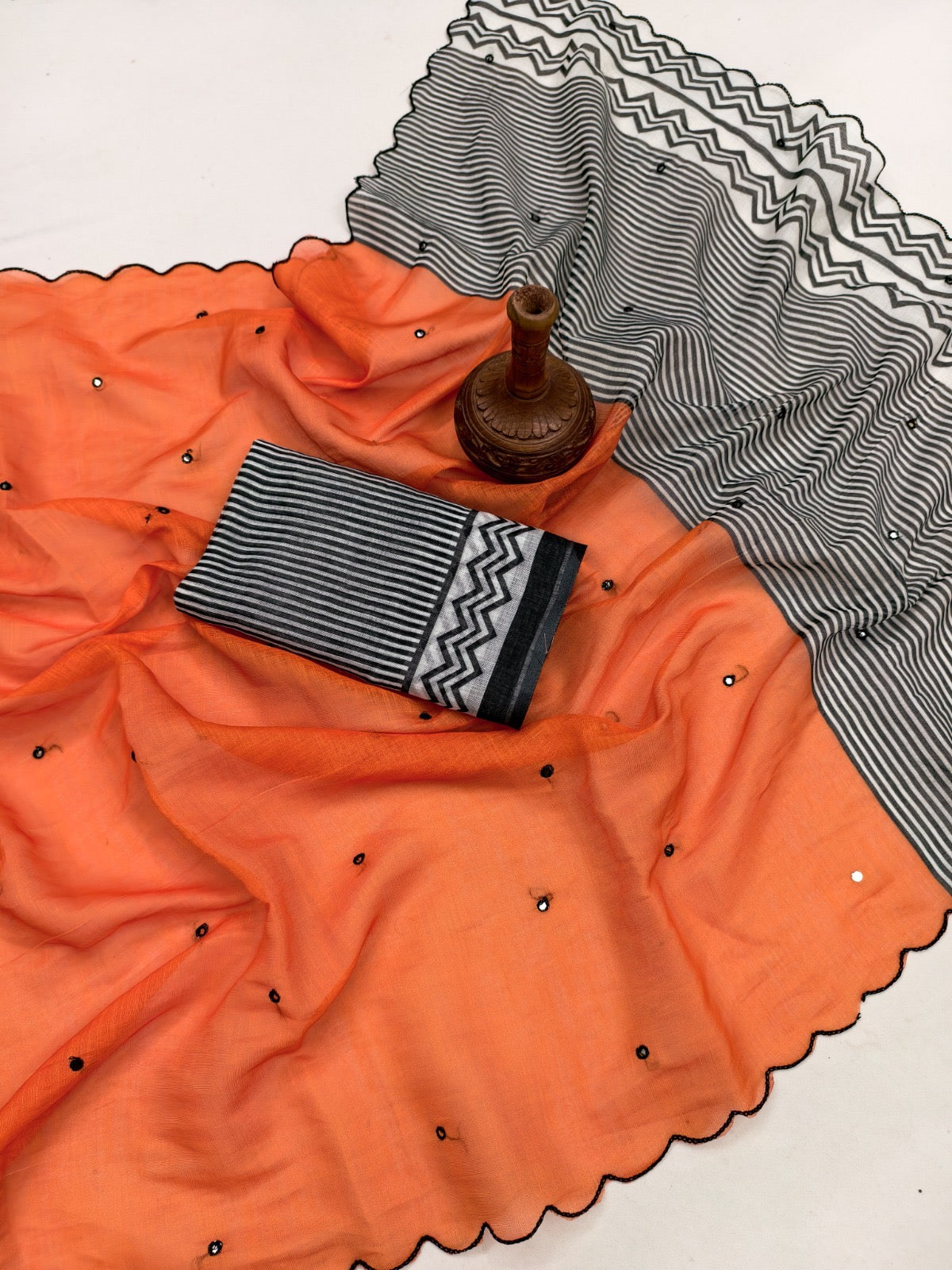 Soft Linen Saree With Digital Print
