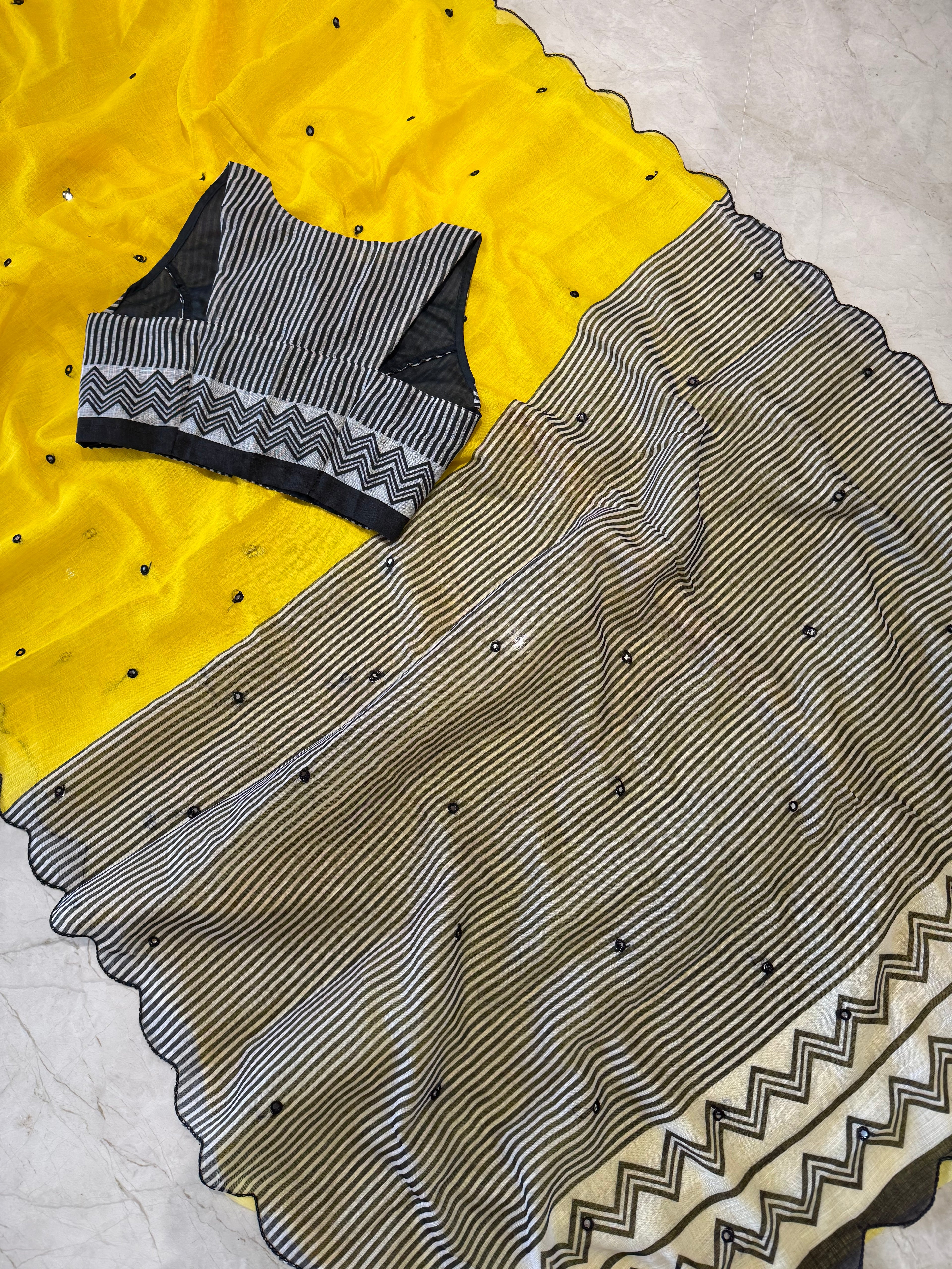 Soft Linen Saree With Digital Print