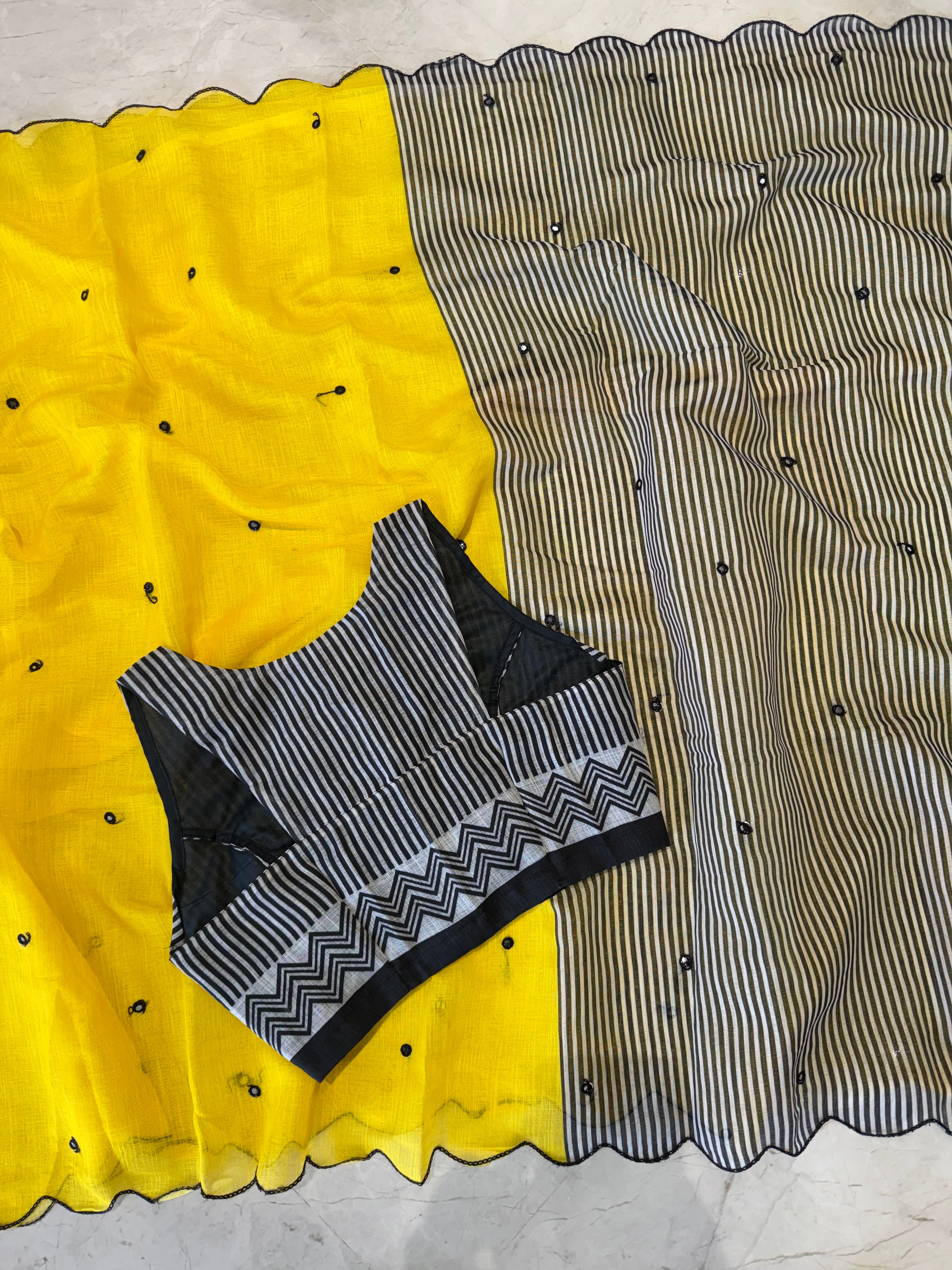 Soft Linen Saree With Digital Print
