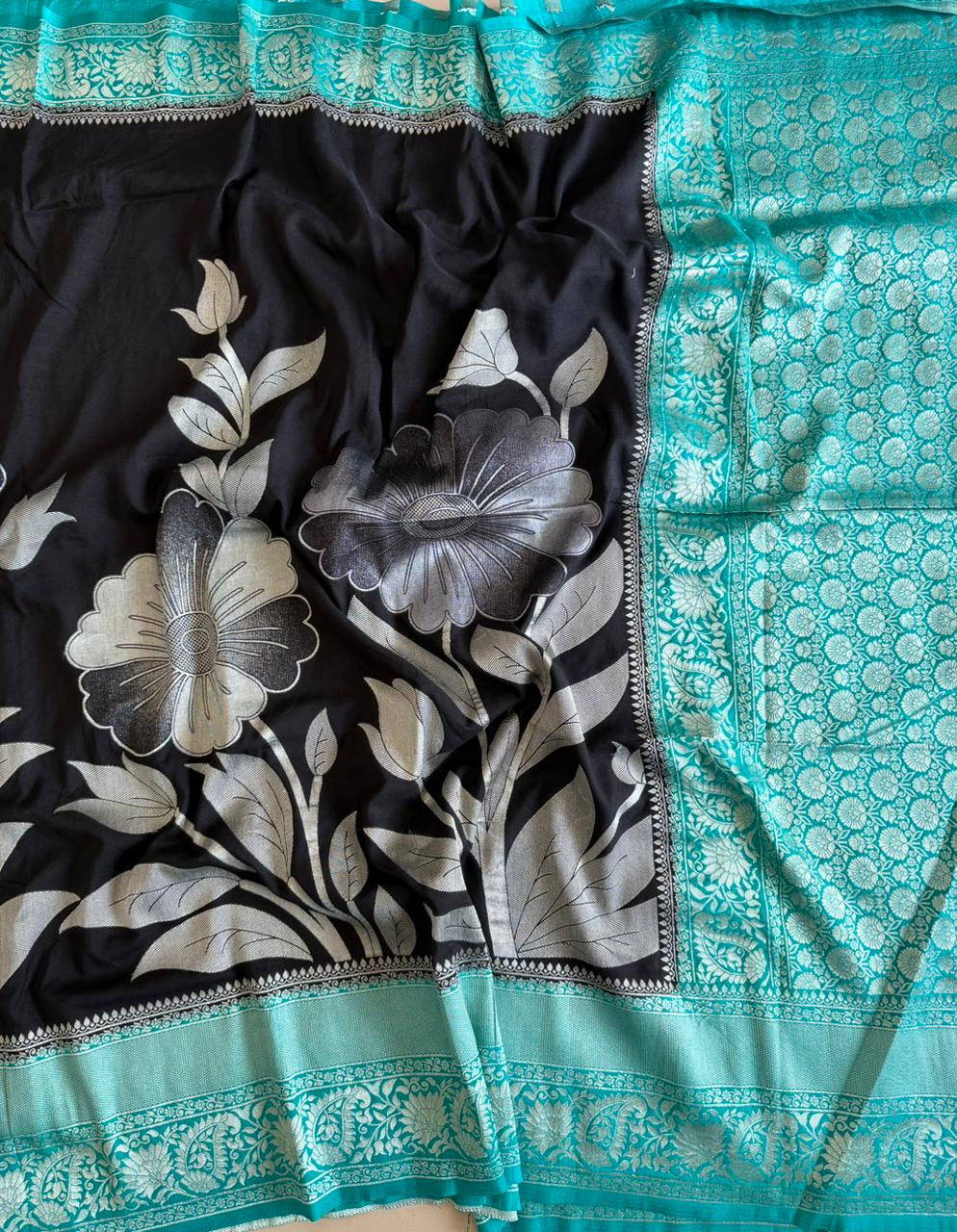 Pure crape Georgette Sarees With blouse